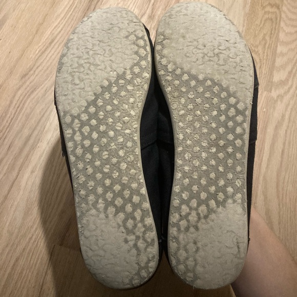 Toms Black Slip-ons - Picture 4 of 5